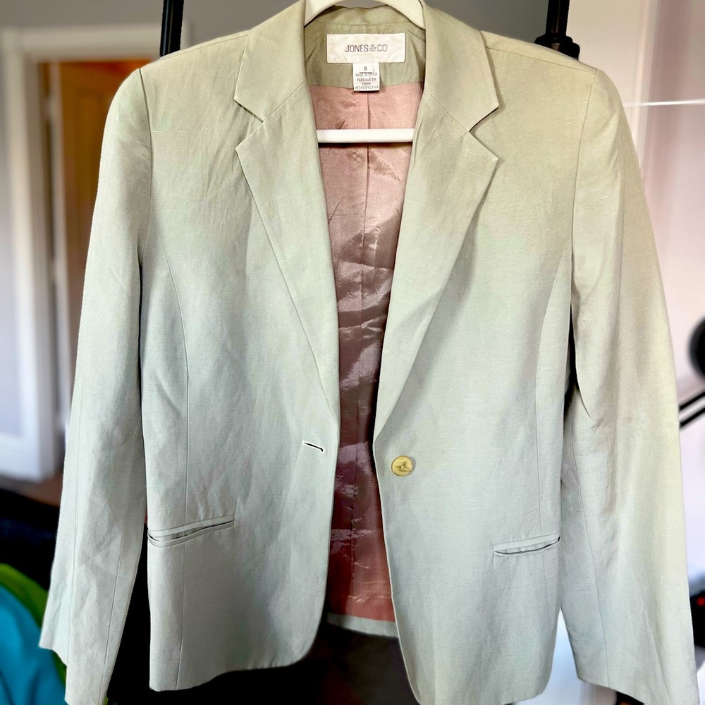 Gray blazer